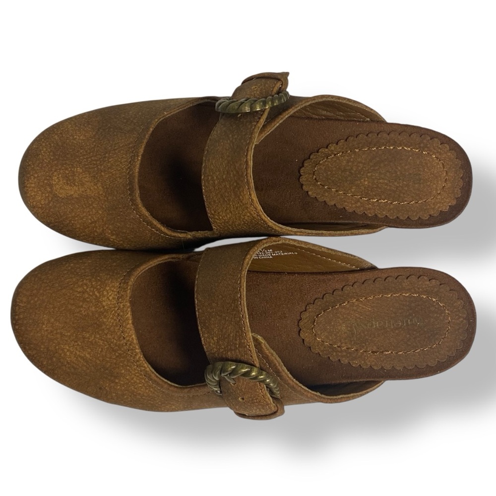 BareTraps Luna Brown Mule Size 6.5 Wedge Heel with Twisted Buckle Detail - Picture 4 of 10
